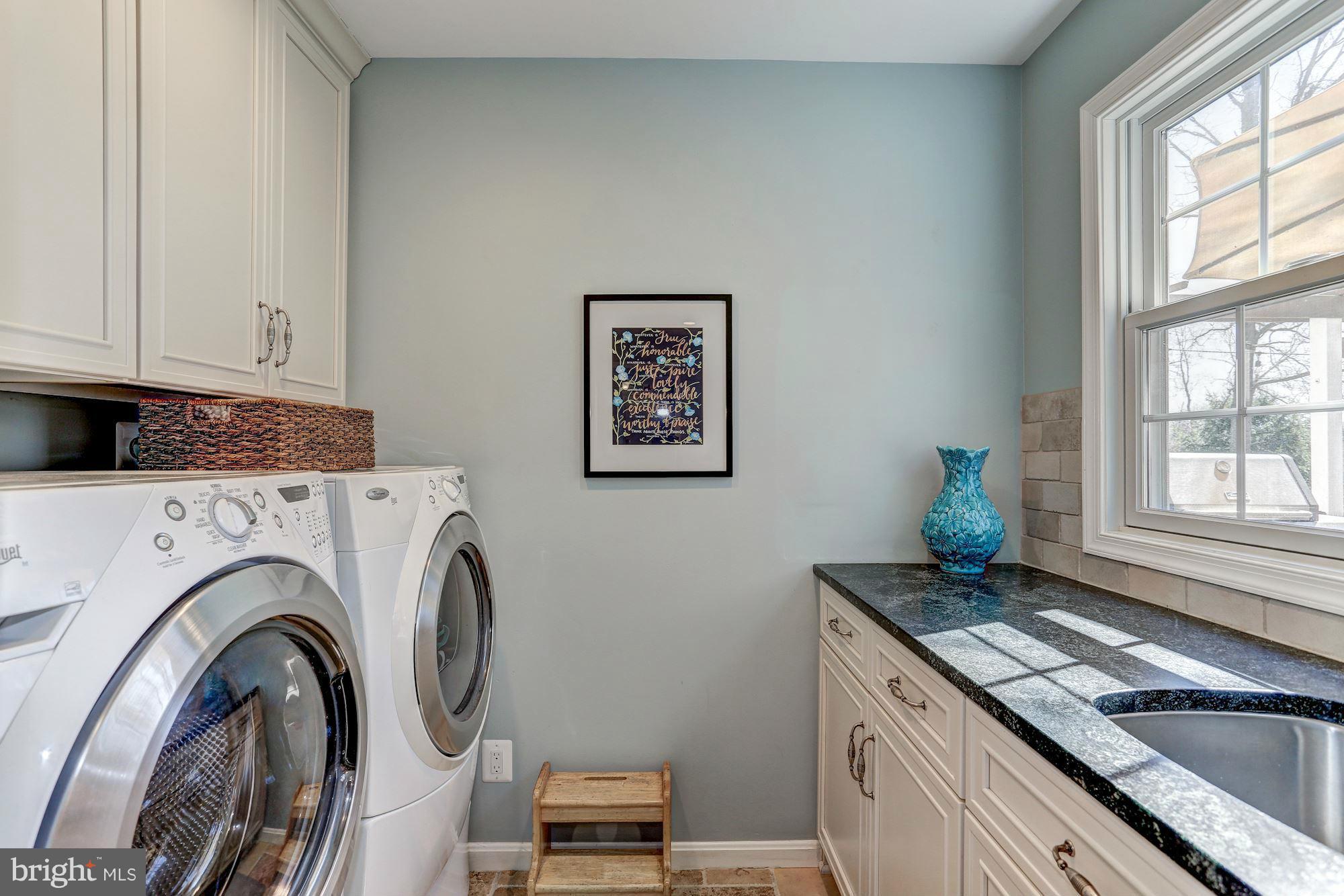 8967 Woodward Road Marshall, VA 20115 - Photo 10 of 29 Laundry area