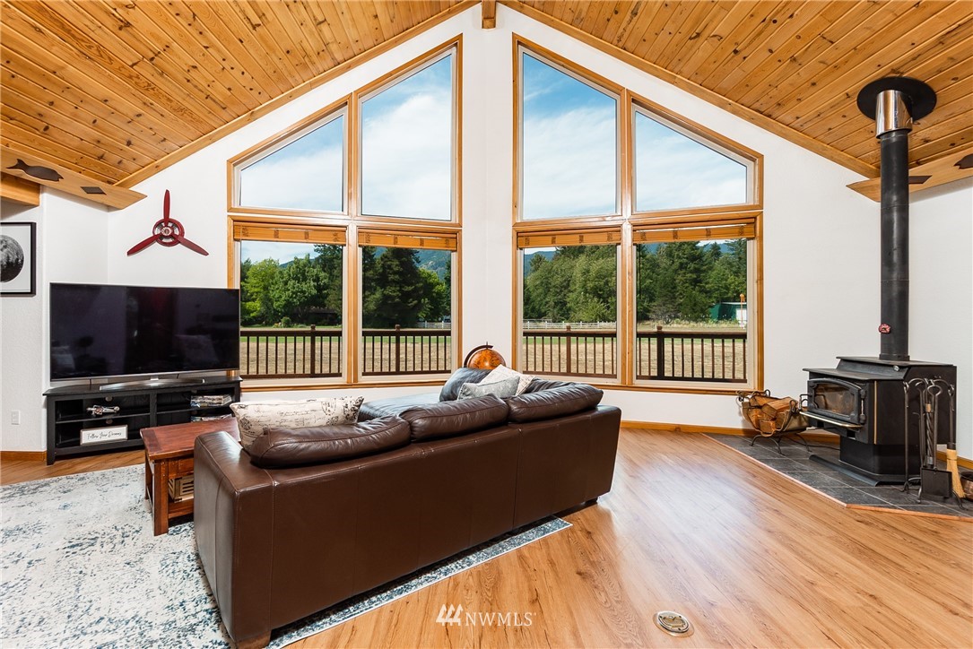 180 Shelton Road Randle, WA 98377 - Photo 2 of 38 Gallery Image 2