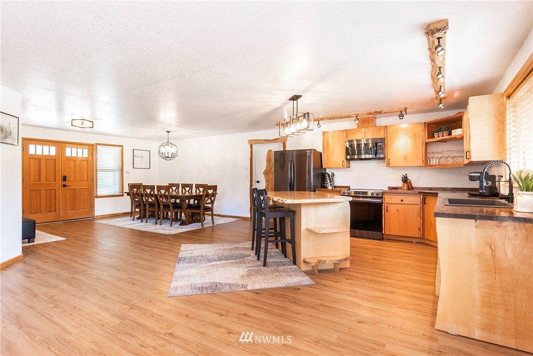 180 Shelton Road Randle, WA 98377 - Photo 4 of 38 Gallery Image 4