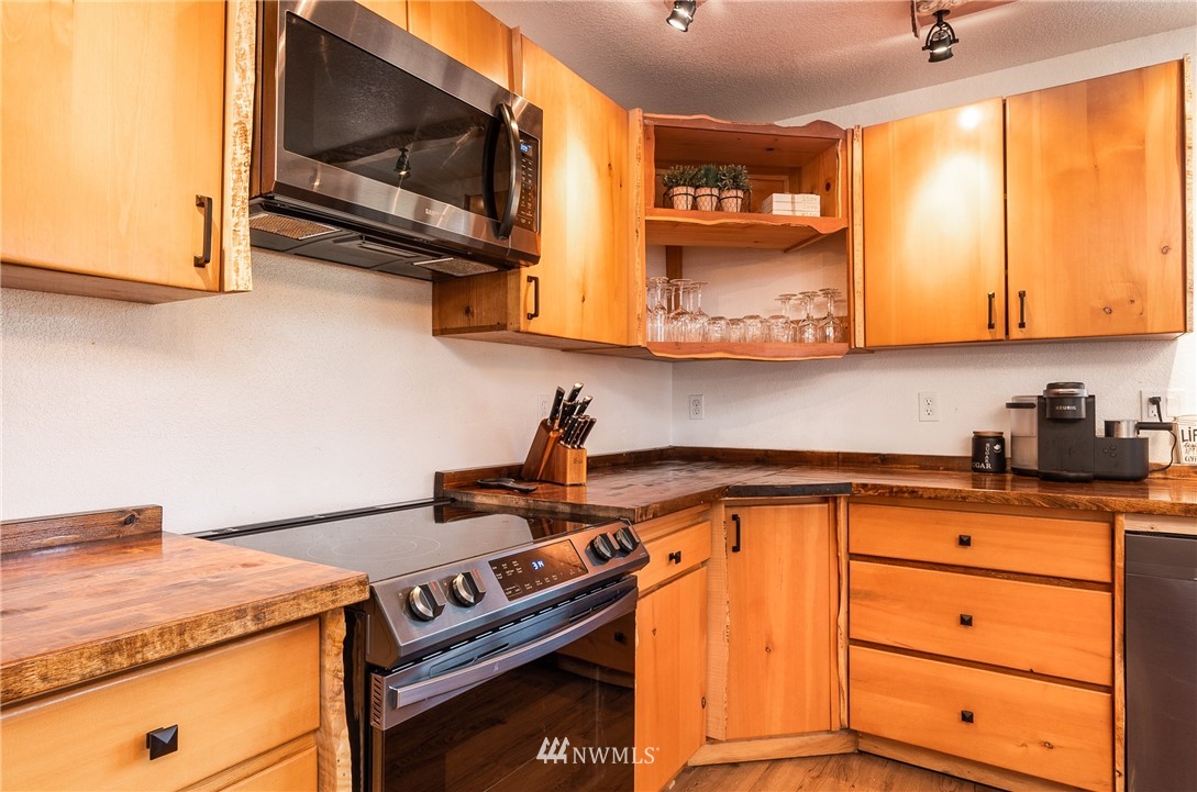 180 Shelton Road Randle, WA 98377 - Photo 10 of 38 Gallery Image 10
