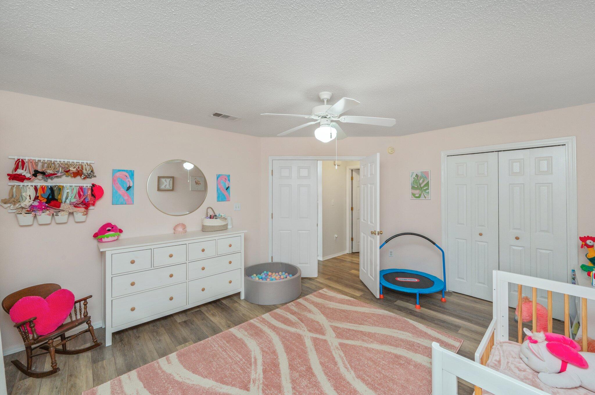 730 Denise Drive Crestview, FL 32536 - Photo 24 of 40 a living room with furniture