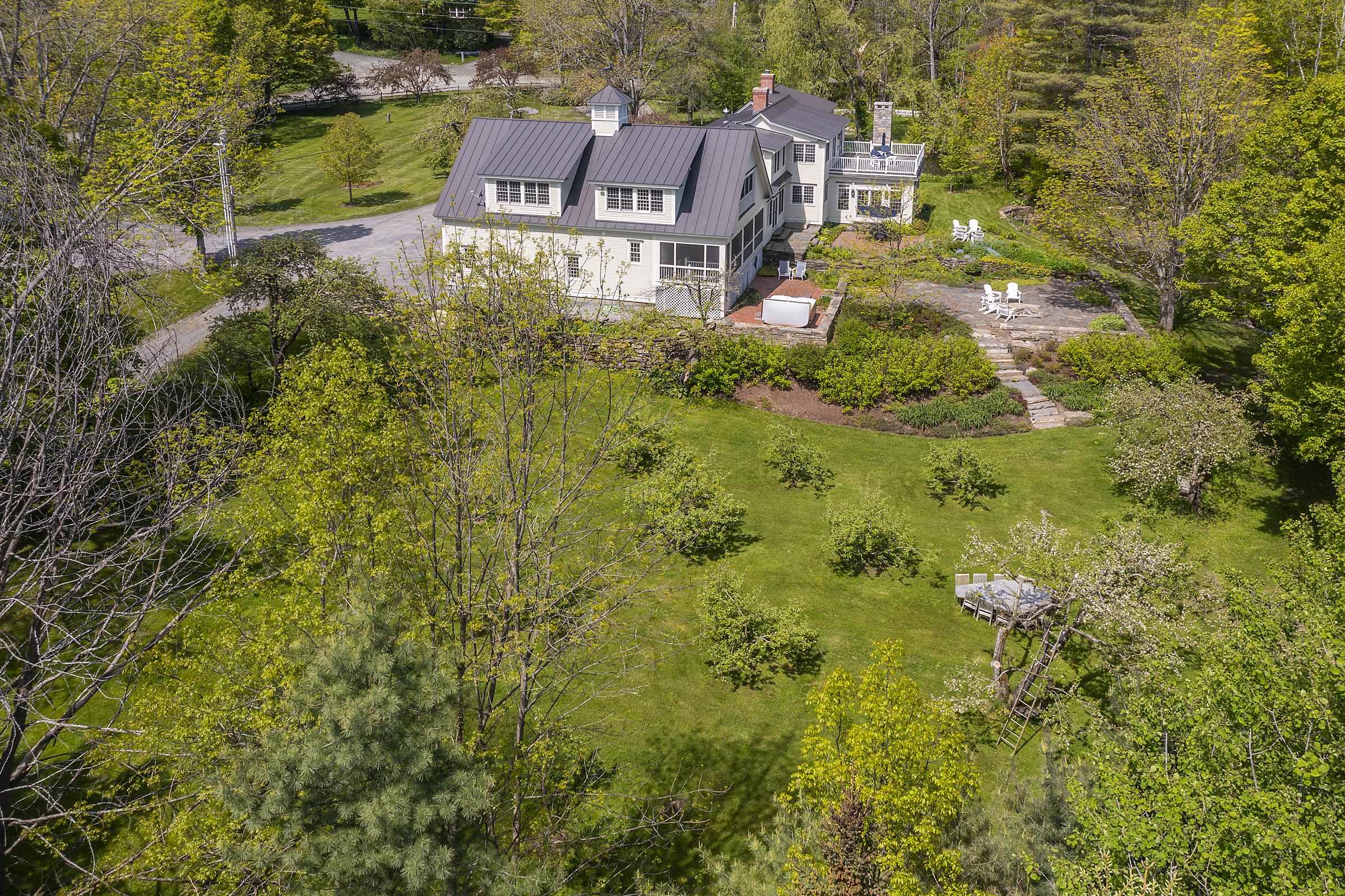 1497 Bowman Road Barnard, VT 05032 - Photo 16 of 60