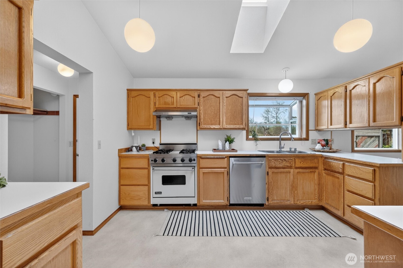 5581 Mission Road Bellingham, WA 98226 - Photo 12 of 39