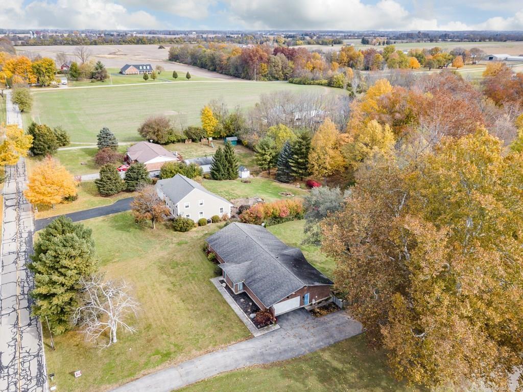 3175 Benham Road Tipp City, OH 45371 - Photo 6 of 38