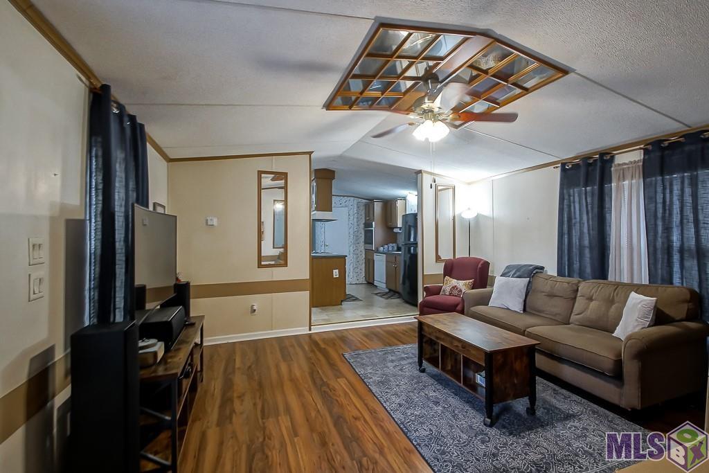 12418 Devall Road Baton Rouge, LA 70818 - Photo 5 of 16