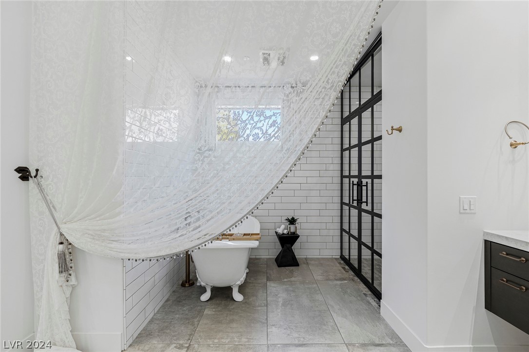 20 Lookout Ridge Drive Las Vegas, NV 89135 - Photo 30 of 55 Primary Bathroom