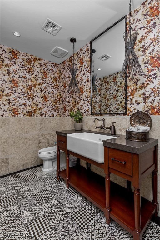 20 Lookout Ridge Drive Las Vegas, NV 89135 - Photo 35 of 55 Powder Bathroom