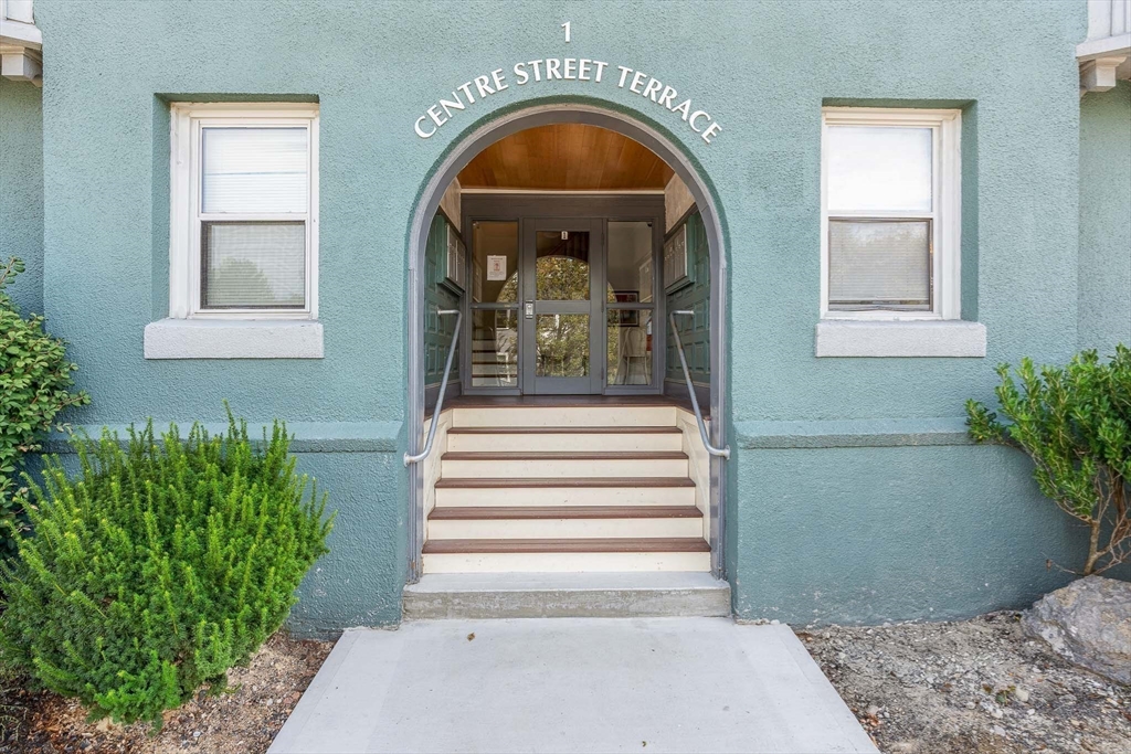 1 Centre Street Terrace, Unit 7 Boston, MA 02119 - Photo 20 of 22