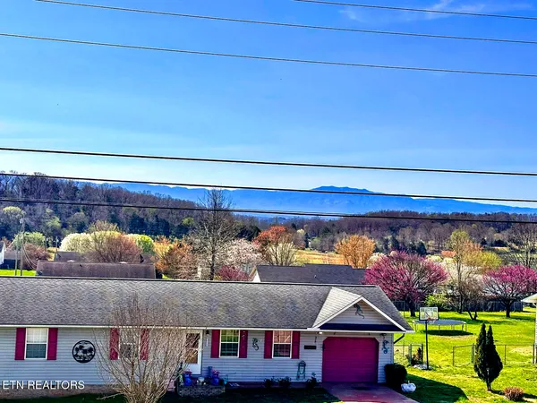 $399,900 | 613 Ross Drive, Dandridge, TN 37725