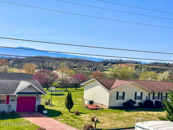 $399,900 | 613 Ross Drive, Dandridge, TN 37725