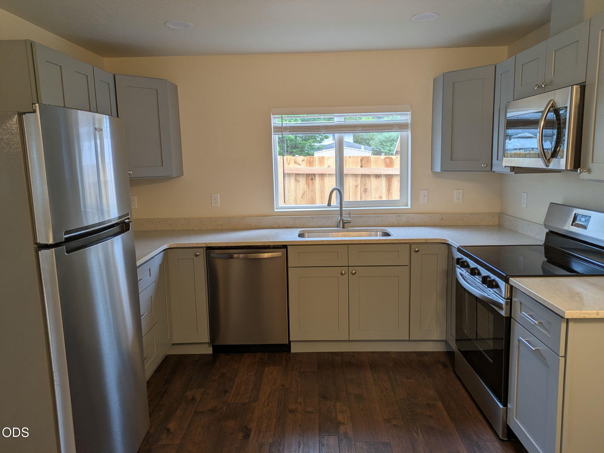 613 St Thomas Lane Eagle Point, OR 97524 - Photo 8 of 9