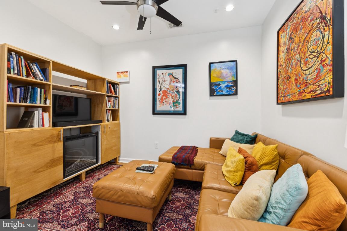 12000 Market Street, Unit 151 Reston, VA 20190 - Photo 12 of 58 Great room - entertaining/office space