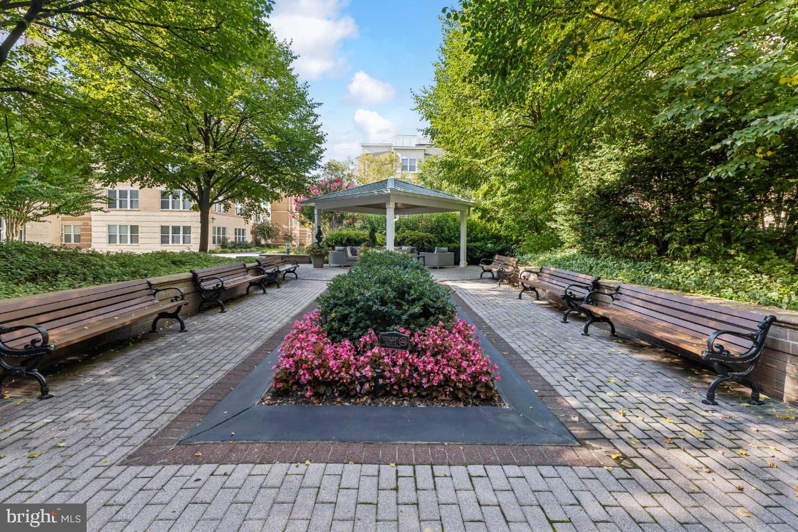 12000 Market Street, Unit 151 Reston, VA 20190 - Photo 47 of 58 Courtyard