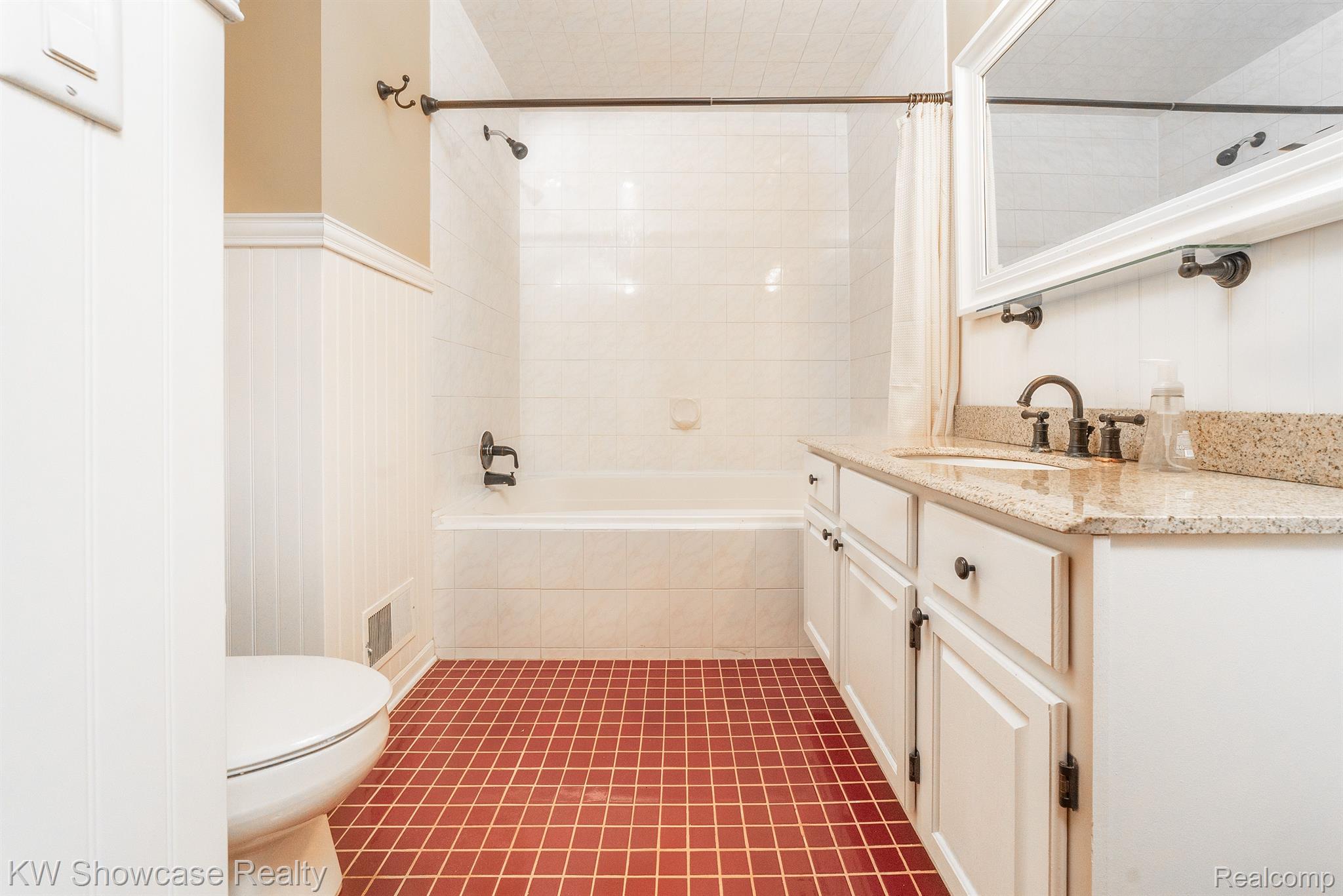 4480 Cooley Lake Road Commerce Township, MI 48382 - Photo 31 of 44 Gallery Image 31