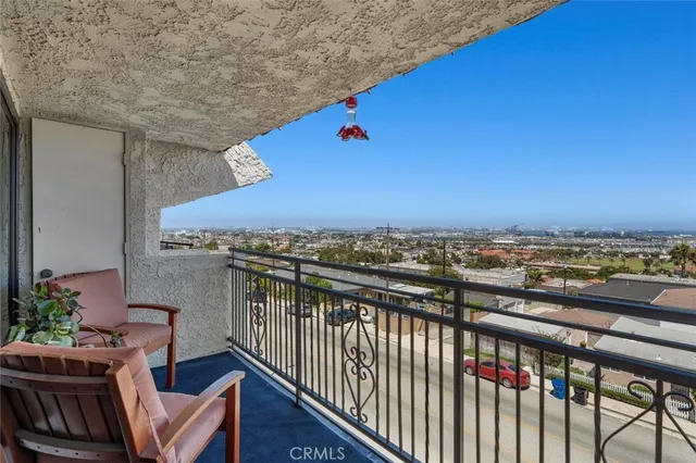$660,000 | 765 West 26th Street, Unit 308, San Pedro, CA 90731