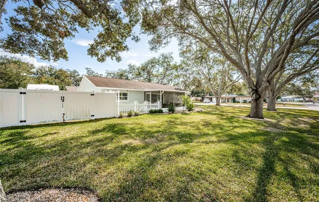 $3,200 | 969 Gulf View Boulevard, Dunedin, FL 34698