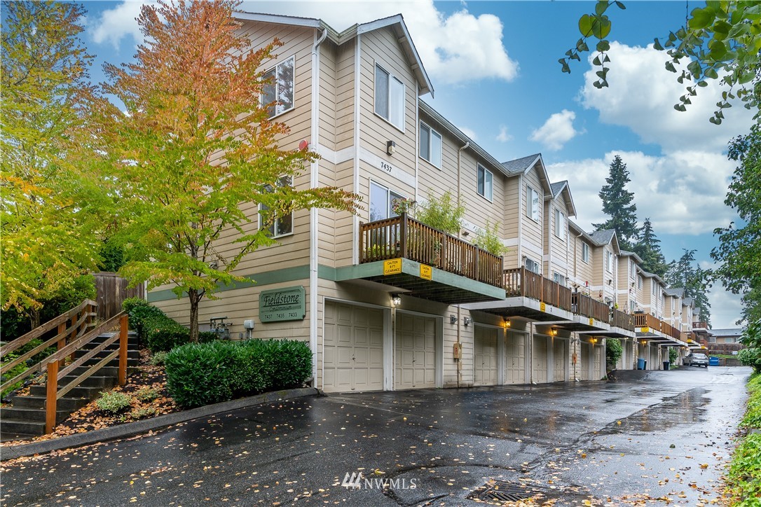 7435 210th Street Southwest, Unit 6 Edmonds, WA 98026 - Photo 1 of 19