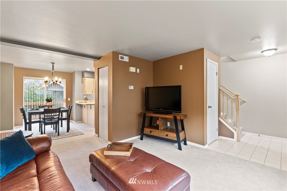 7435 210th Street Southwest, Unit 6 Edmonds, WA 98026 - Photo 4 of 19