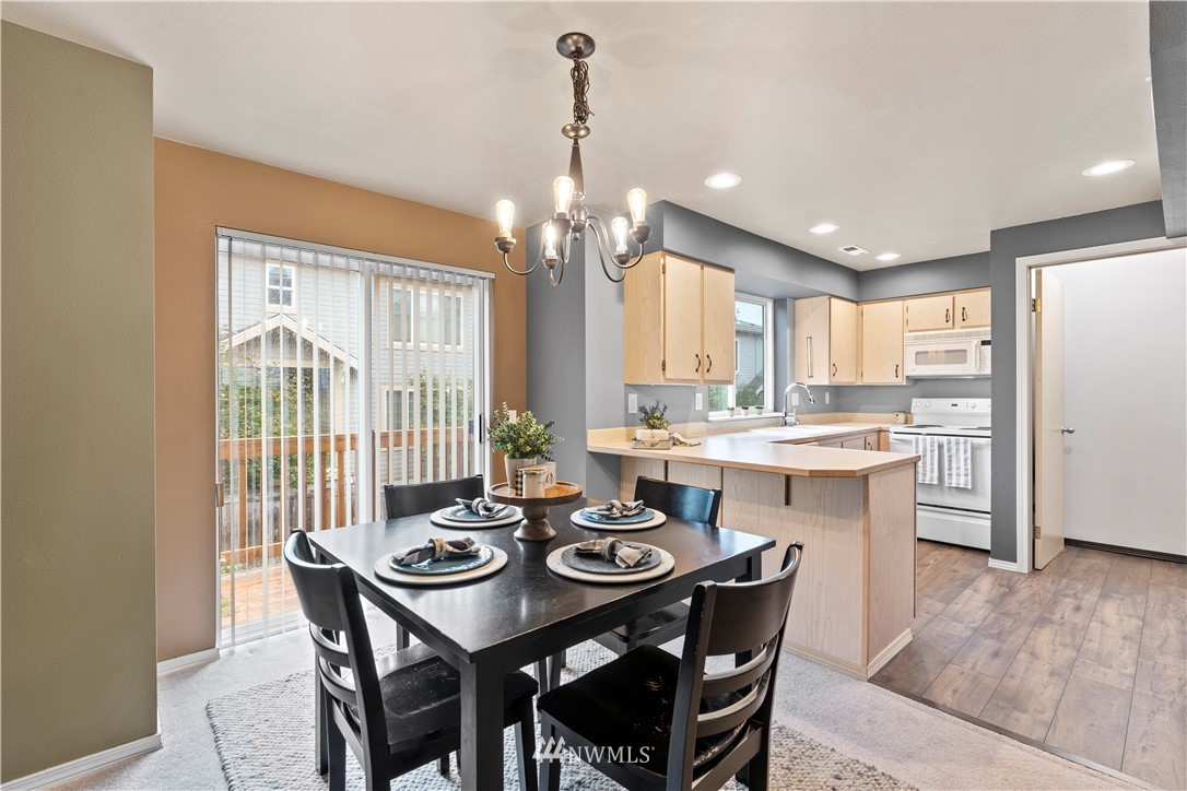 7435 210th Street Southwest, Unit 6 Edmonds, WA 98026 - Photo 6 of 19