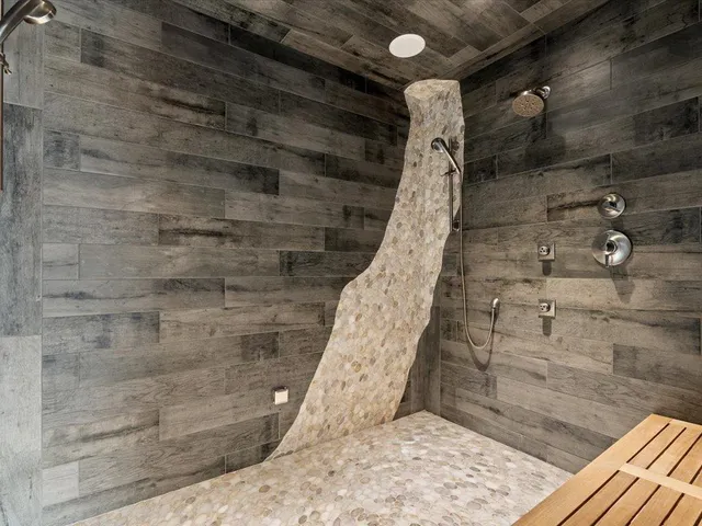 $2,500,000 | 24105 Hazel Wood Drive, Park Rapids, MN 56470