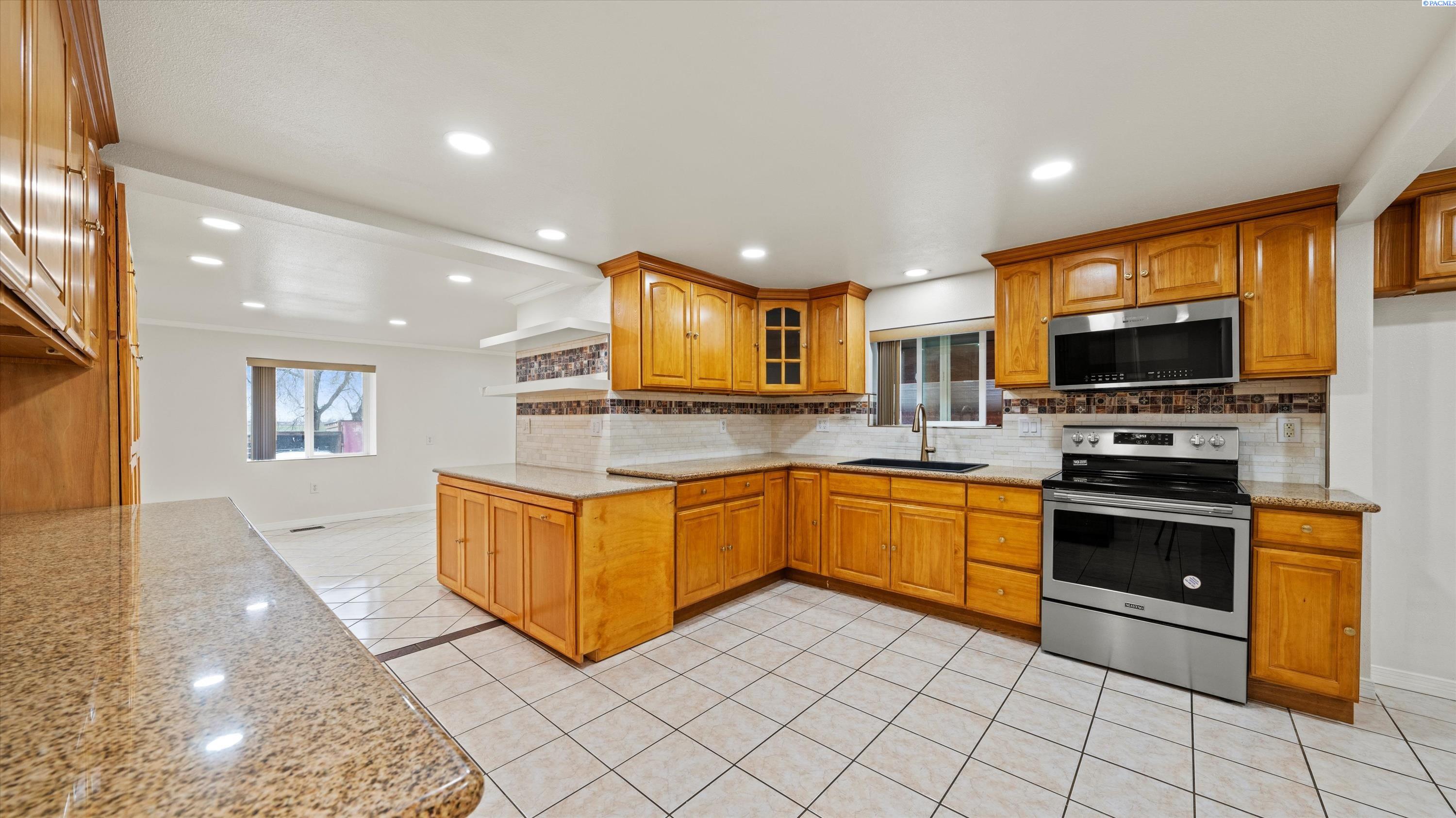 9121 Taylor Flats Road Pasco, WA 99301 - Photo 4 of 49 Gallery Image 4