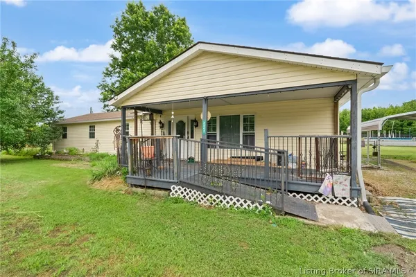 $240,000 | 3842 South Goss School Road, Pekin, IN 47165