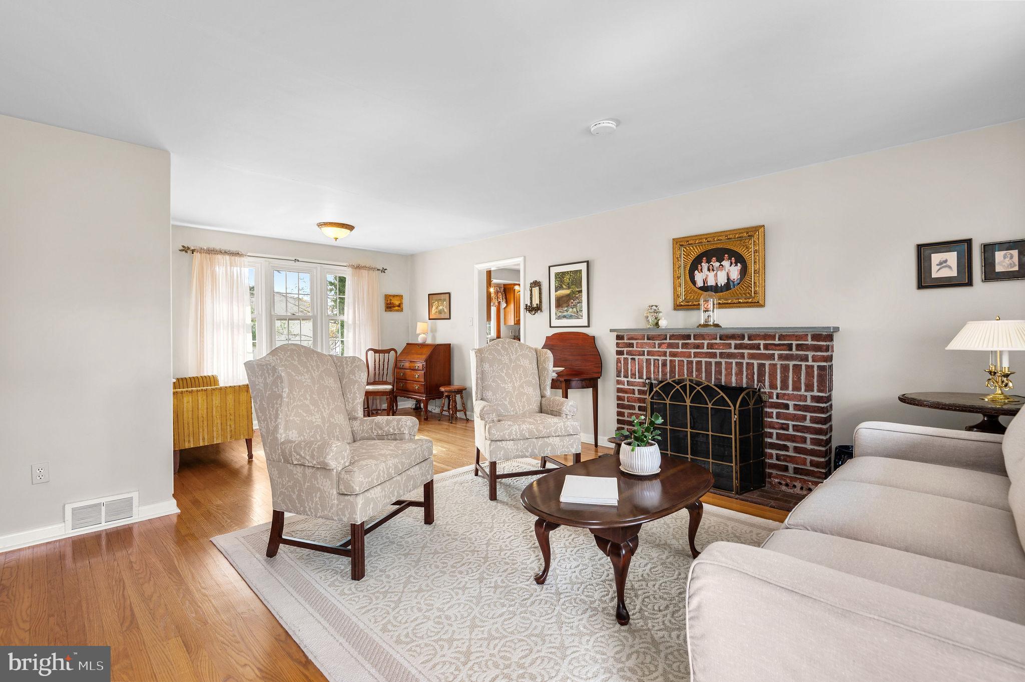 148 Byberry Road Hatboro, PA 19040 - Photo 2 of 22 Living Room