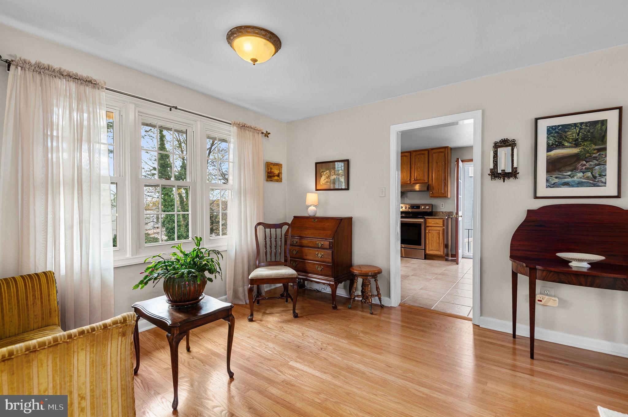 148 Byberry Road Hatboro, PA 19040 - Photo 5 of 22 Living Room