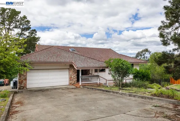 $1,689,900 | 6727 Sunnyslope Avenue, Castro Valley, CA 94552