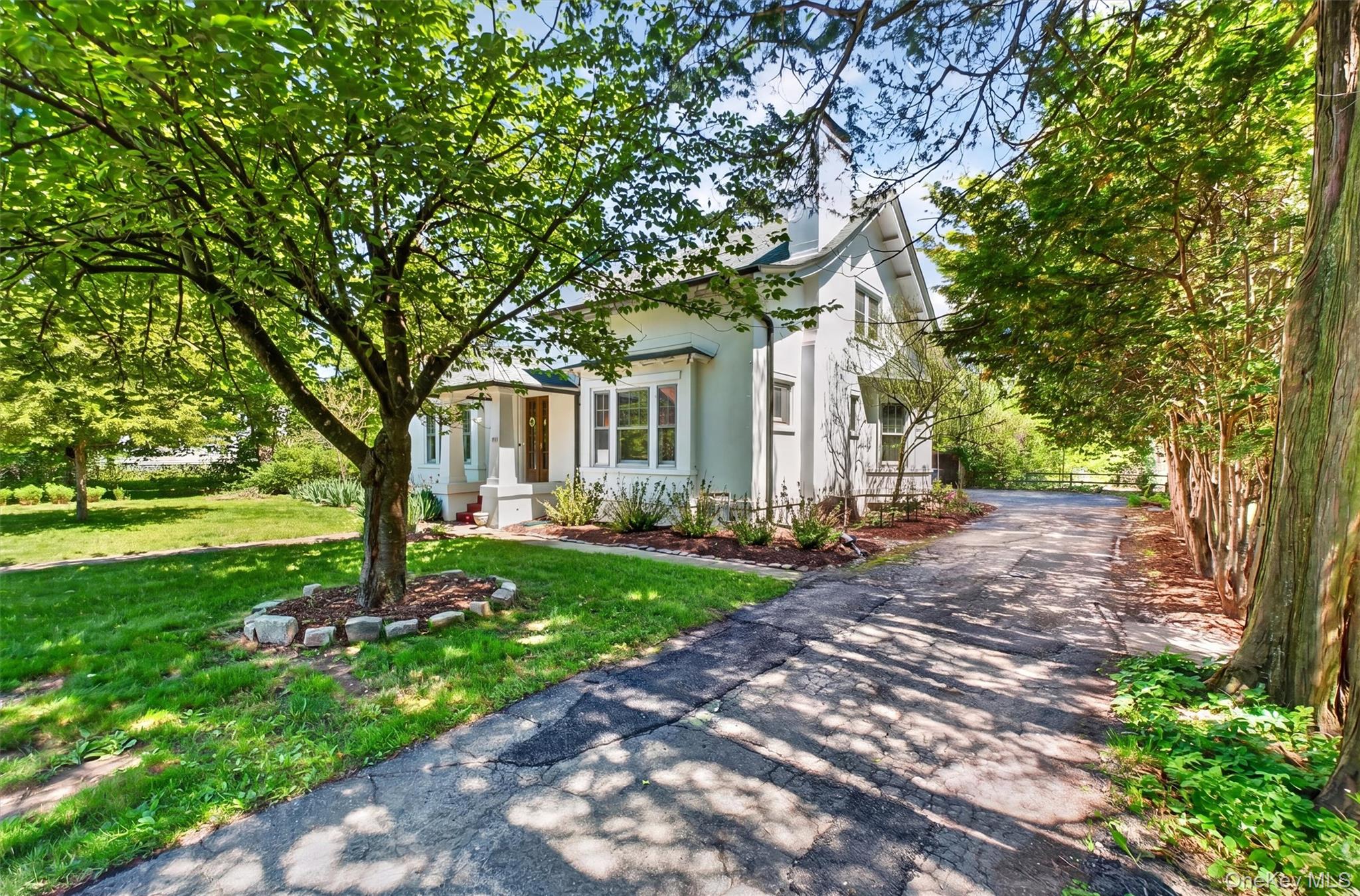 96 Hooker Avenue Poughkeepsie, NY 12601 - Photo 3 of 43