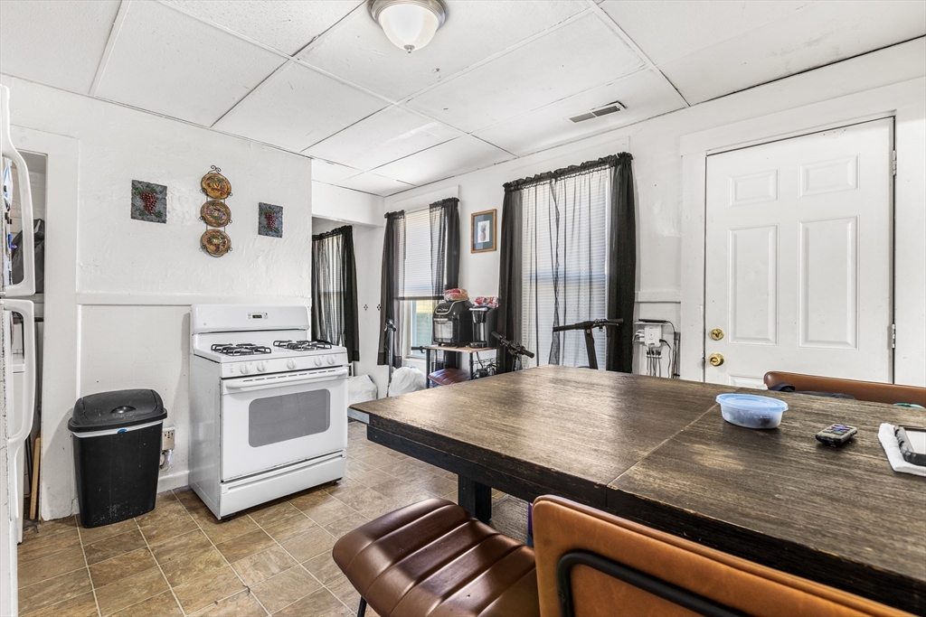 25 Read Street Lowell, MA 01850 - Photo 15 of 40