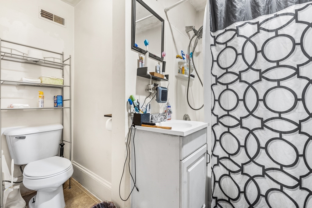 25 Read Street Lowell, MA 01850 - Photo 20 of 40