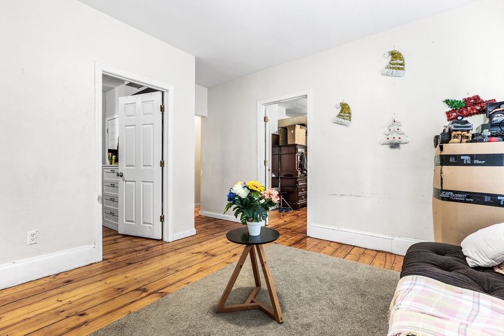 25 Read Street Lowell, MA 01850 - Photo 8 of 40