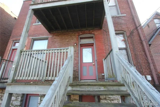 $1,400 | 3809 Shenandoah Avenue, Unit 1, St. Louis, MO 63110