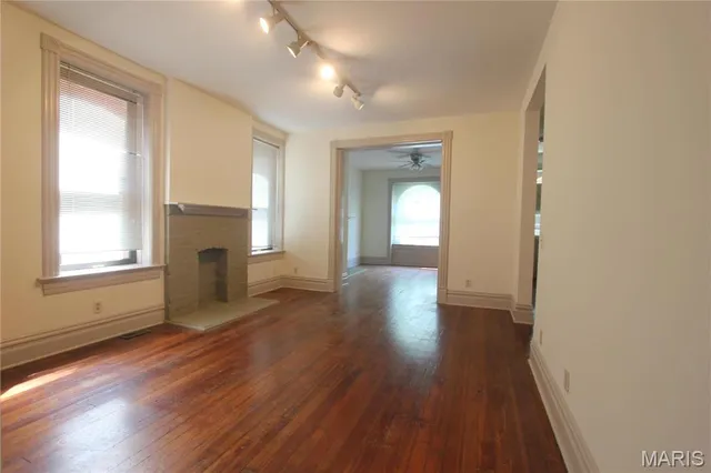 $1,400 | 3809 Shenandoah Avenue, Unit 1, St. Louis, MO 63110