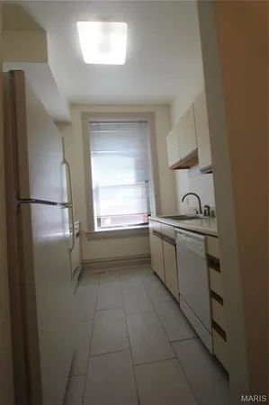 $1,400 | 3809 Shenandoah Avenue, Unit 1, St. Louis, MO 63110