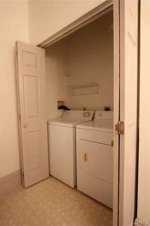 $1,400 | 3809 Shenandoah Avenue, Unit 1, St. Louis, MO 63110