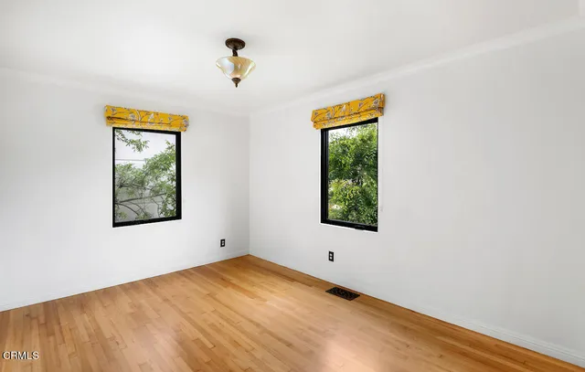 a view of empty room with window