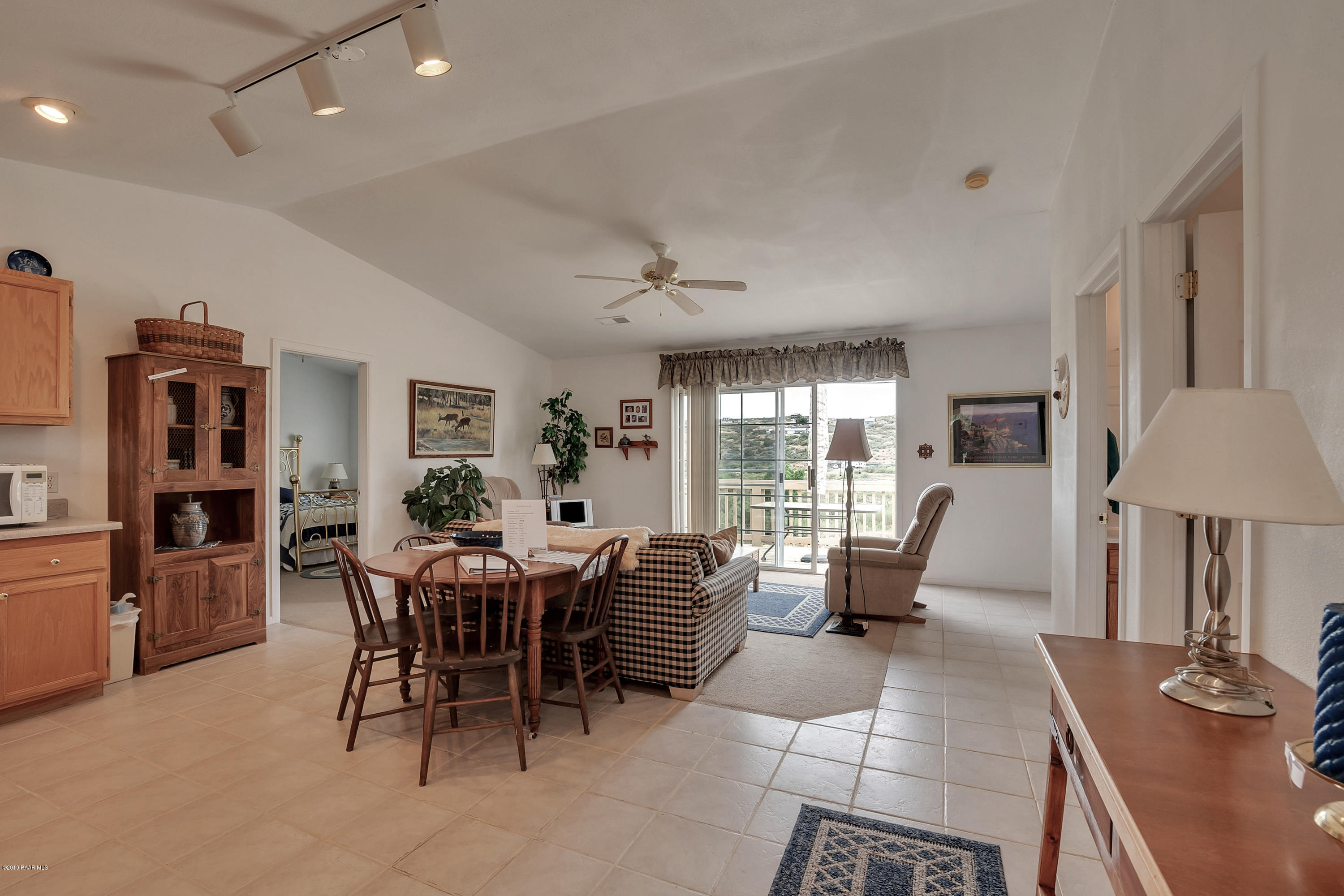 20157 East Lakeside Road Mayer, AZ 86333 - Photo 3 of 23 Living Room (4)