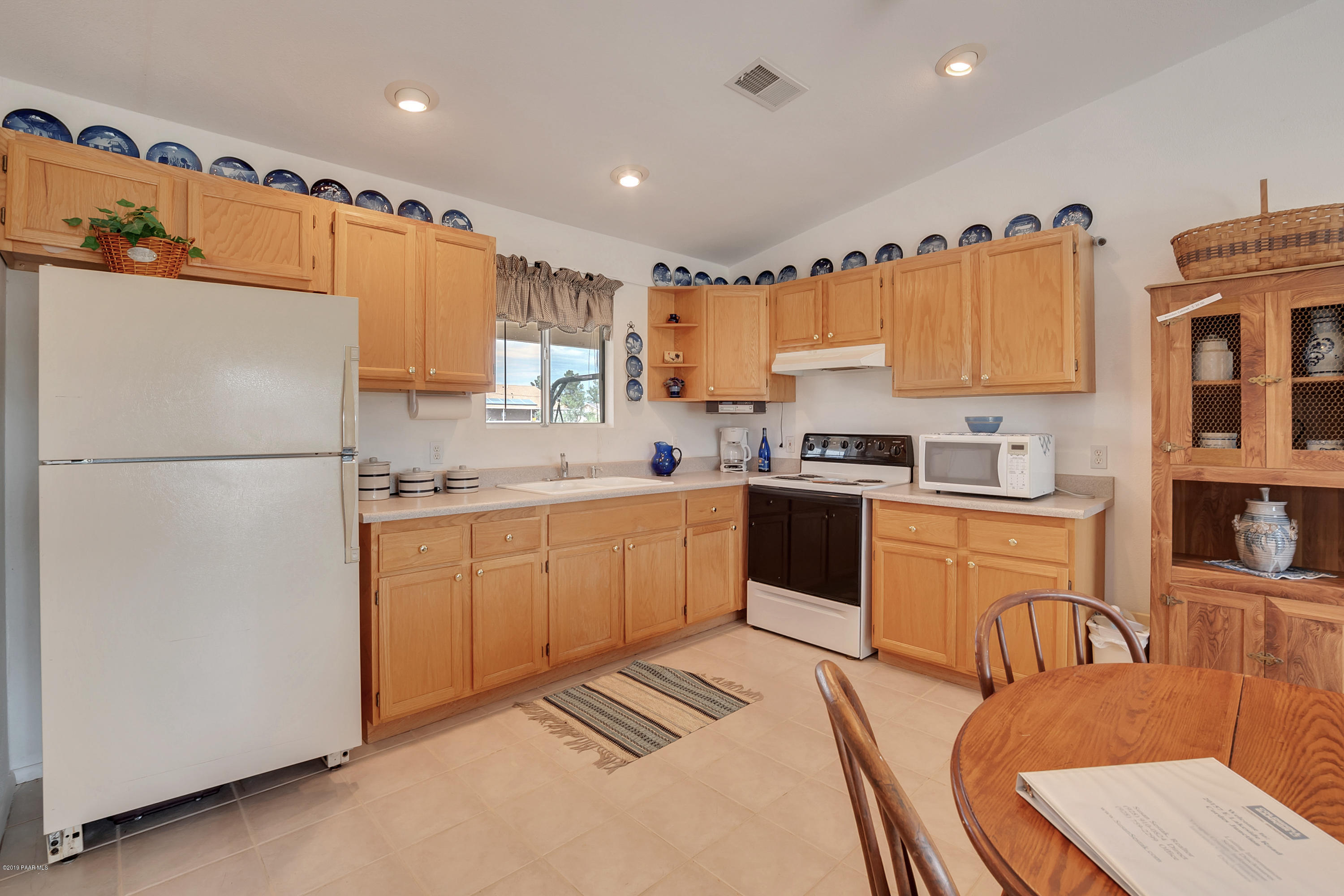 20157 East Lakeside Road Mayer, AZ 86333 - Photo 4 of 23 Kitchen (2)