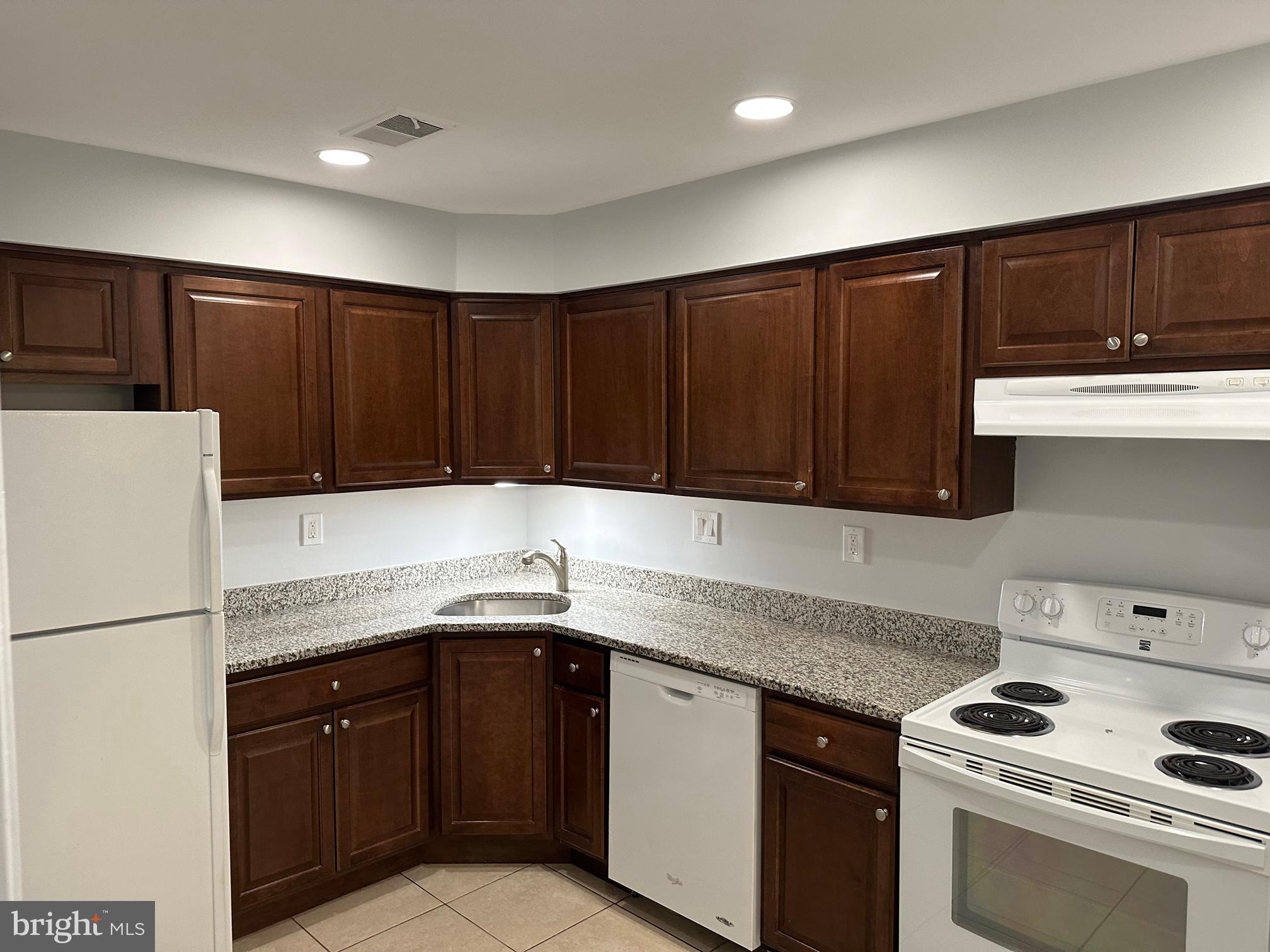 32 Haddonfield Commons Haddonfield, NJ 08033 - Photo 7 of 27