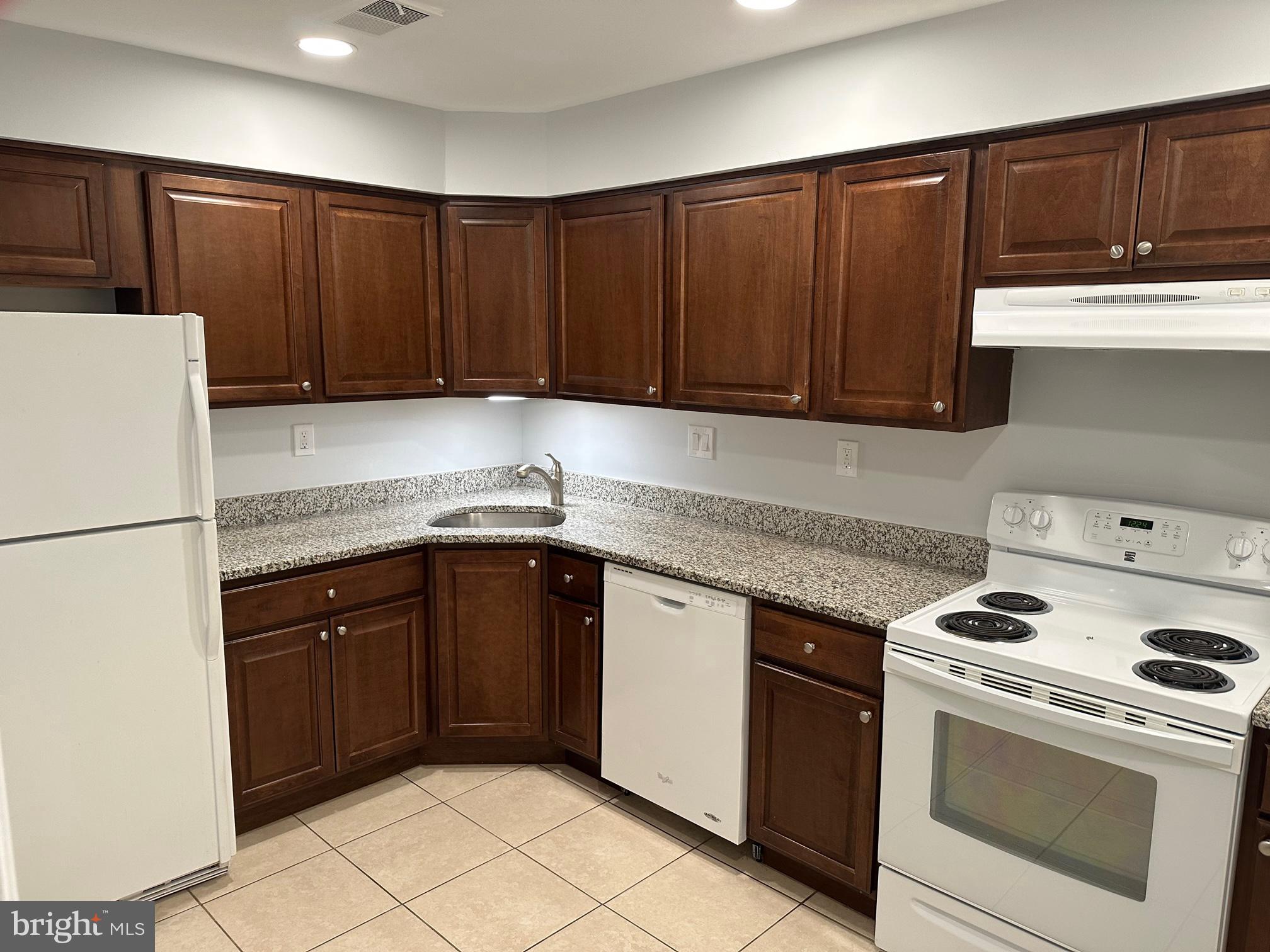 32 Haddonfield Commons Haddonfield, NJ 08033 - Photo 9 of 27