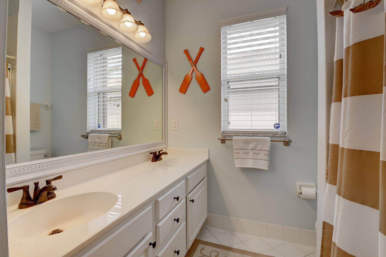 21420 Gosier Way Boca Raton, FL 33428 - Photo 27 of 46 Guest Bath