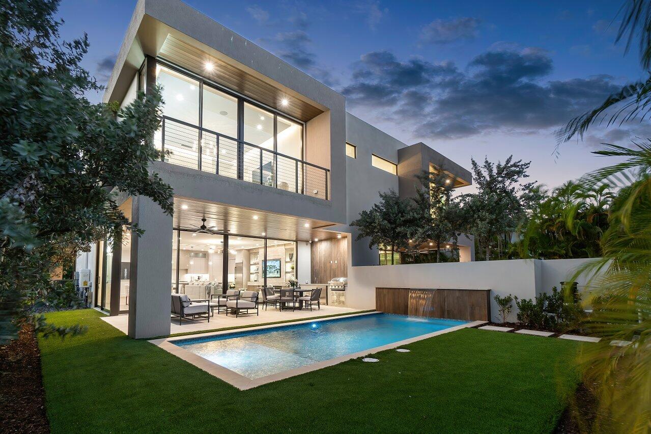 130 Northeast Wavecrest Way Boca Raton, FL 33432 - Photo 52 of 63 Previously Decorated Model