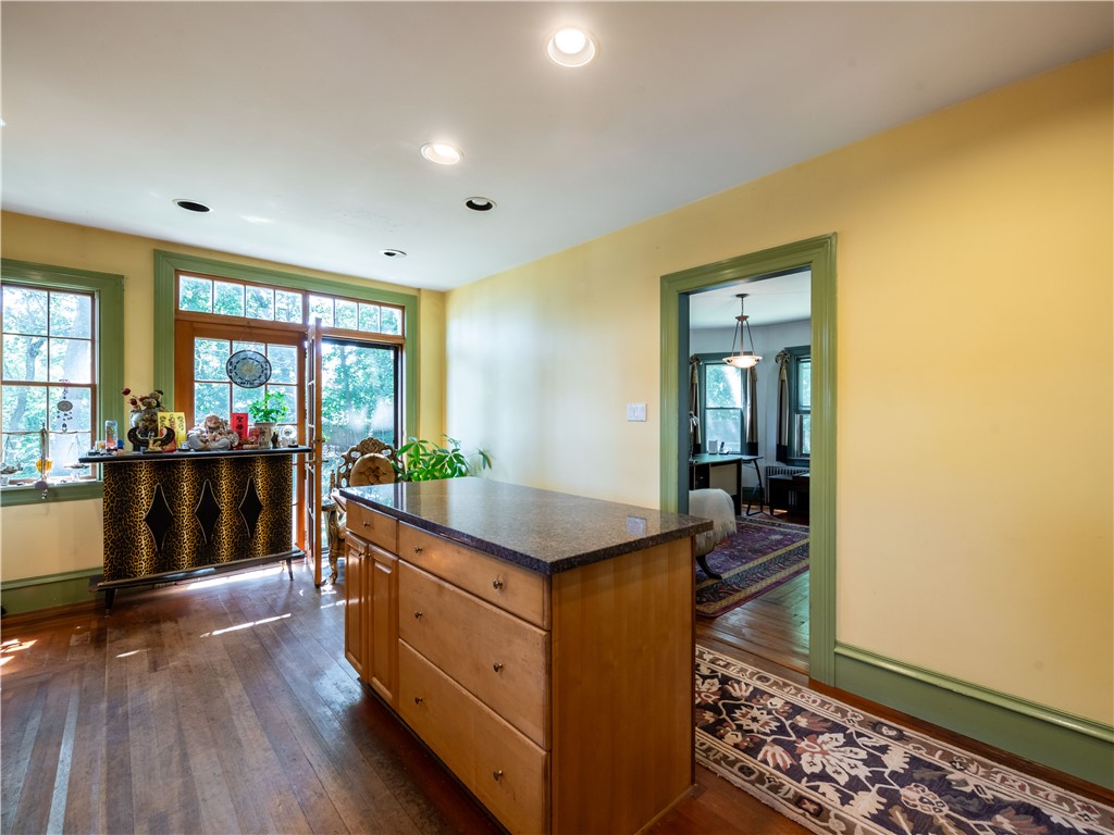 12 Manton Street Warwick, RI 02818 - Photo 9 of 43