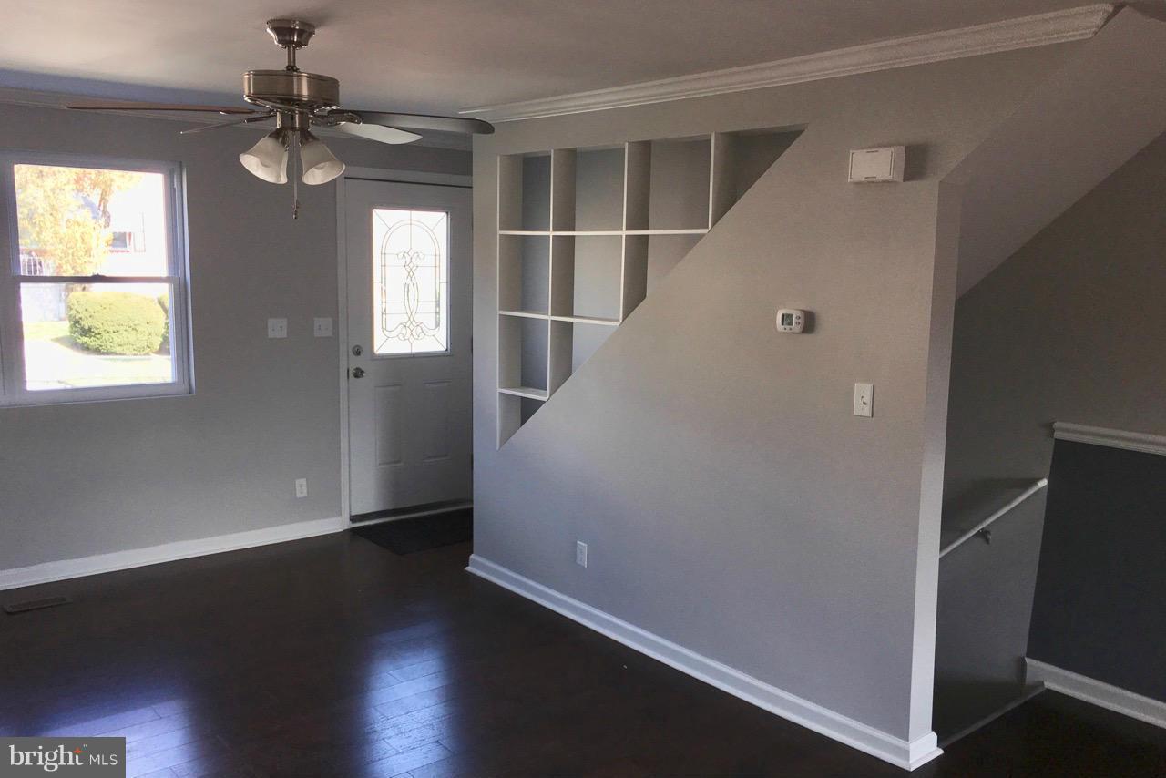 3919 Glenhunt Road Baltimore, MD 21229 - Photo 3 of 23 Interior (General)