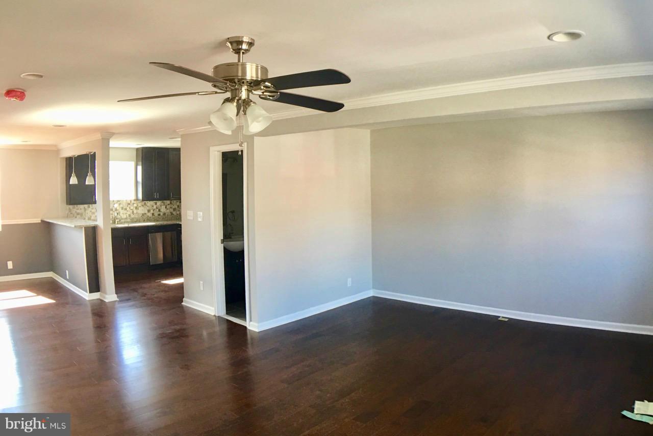 3919 Glenhunt Road Baltimore, MD 21229 - Photo 5 of 23 Interior (General)