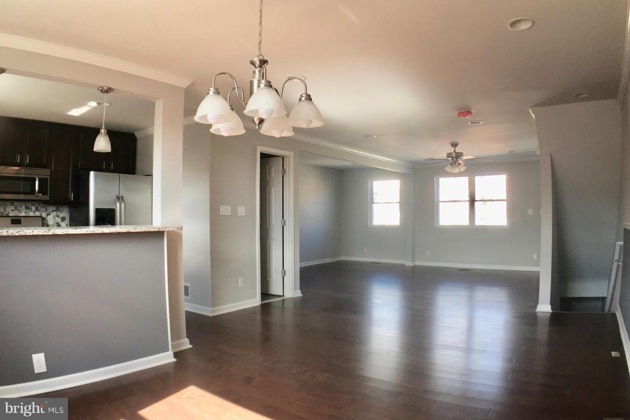 3919 Glenhunt Road Baltimore, MD 21229 - Photo 6 of 23 Interior (General)