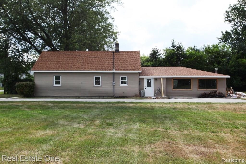 2704 Rauch Road Temperance, MI 48182 - Photo 2 of 44 IMG_0418c.JPG