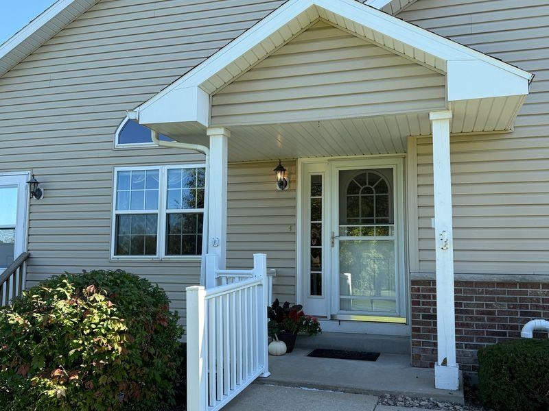 128 Summit Court Columbus, WI 53925 - Photo 1 of 26